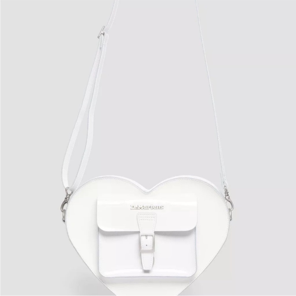 Dr. Martens White Heart Backpack Kiev Leather NWT Rare Sold Out - Picture 3 of 13